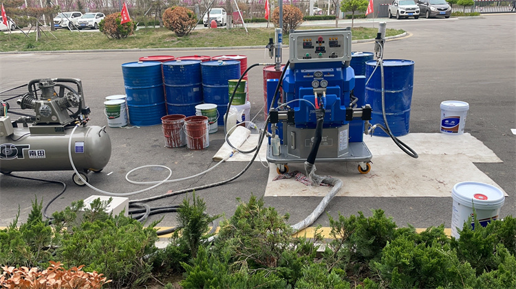 聚氨酯發(fā)泡灌注機_聚氨酯填充發(fā)泡設(shè)備-京華邦威